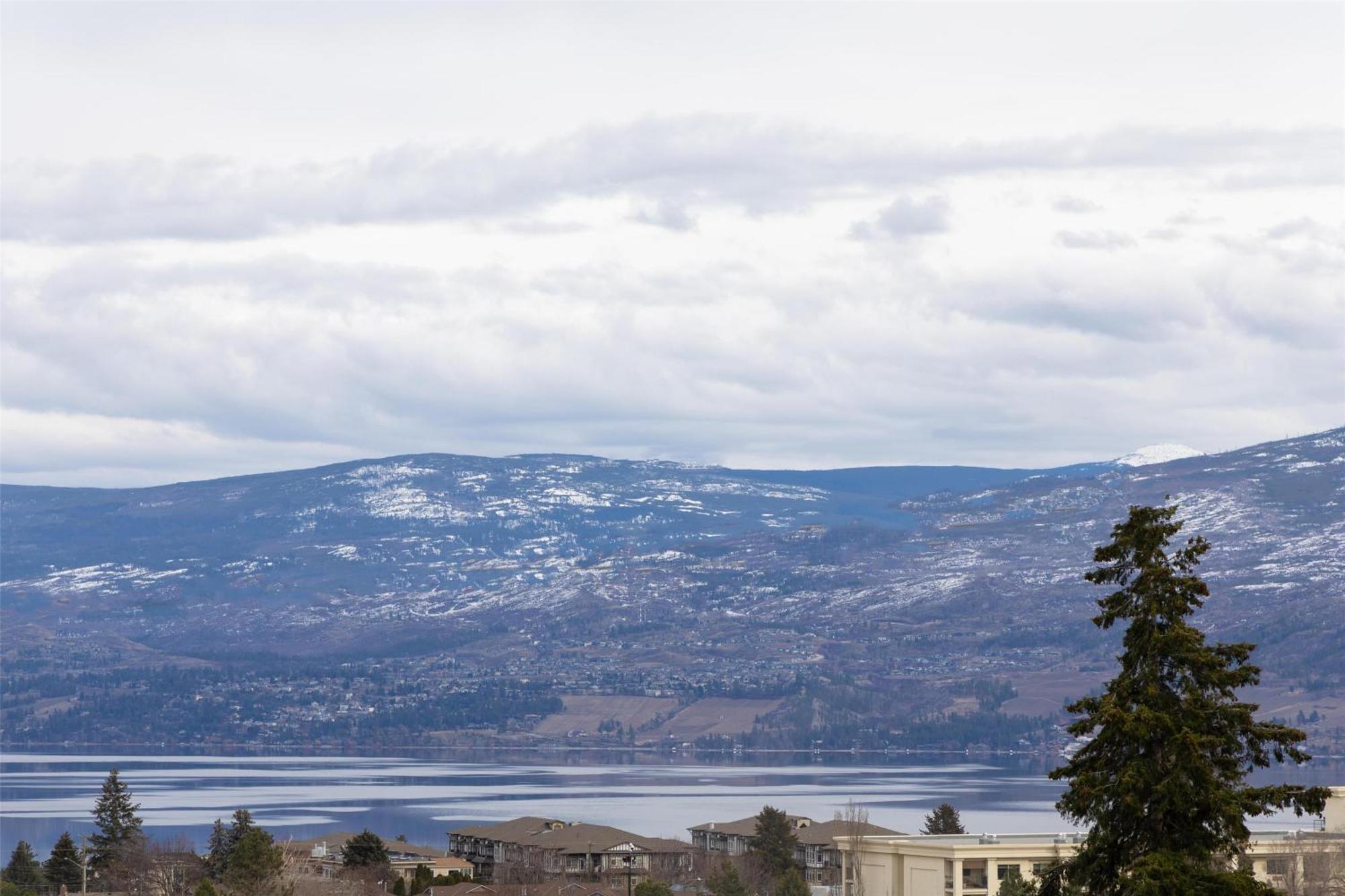 Doubletree By Hilton West Kelowna Eksteriør billede