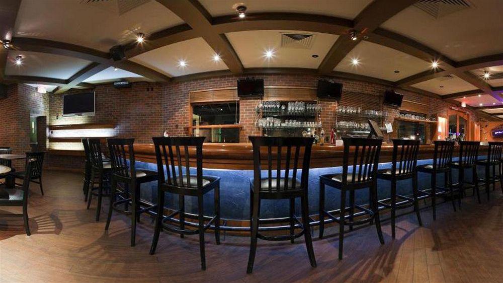 Doubletree By Hilton West Kelowna Eksteriør billede